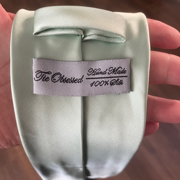 Mint tie and pocket square - Picture 3 of 5